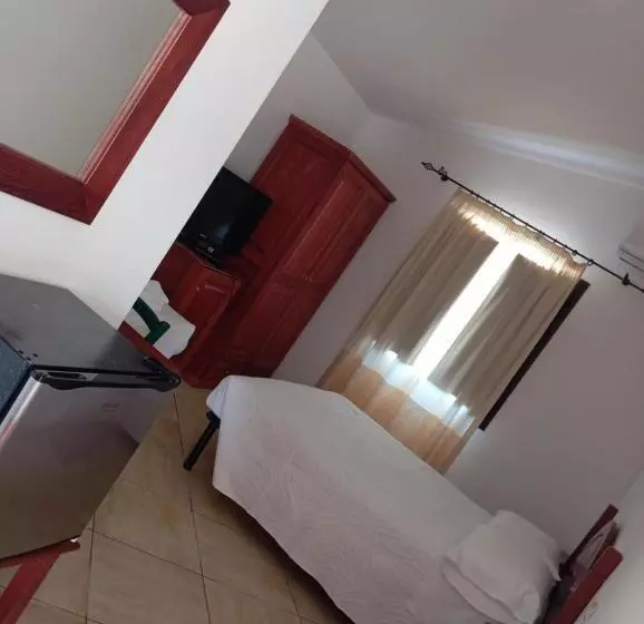 ホテル Agriturismo Neunele