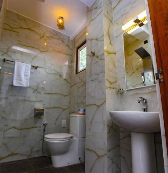 Sakura Surf Lanka Hotel & Restaurant