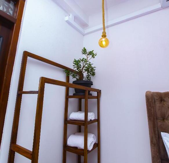 Sakura Surf Lanka Hotel & Restaurant