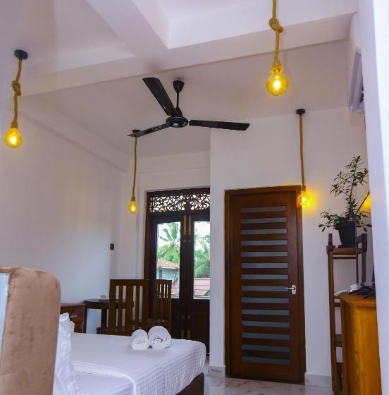 Sakura Surf Lanka Hotel & Restaurant