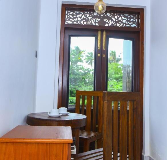 Sakura Surf Lanka Hotel & Restaurant