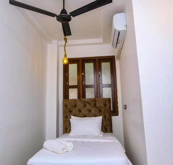 Sakura Surf Lanka Hotel & Restaurant