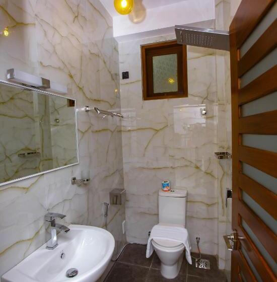 Sakura Surf Lanka Hotel & Restaurant