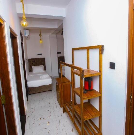 Sakura Surf Lanka Hotel & Restaurant