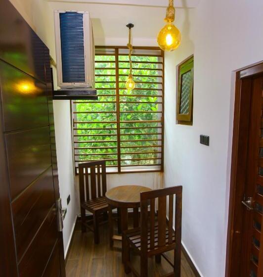 Sakura Surf Lanka Hotel & Restaurant