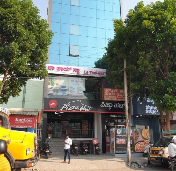 ホテル Super Collection O Niladri Road Formerly Sniv Inn