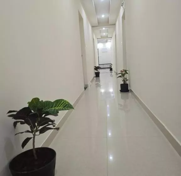 ホテル Super Collection O Niladri Road Formerly Sniv Inn