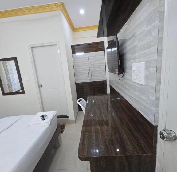 ホテル Super Collection O Niladri Road Formerly Sniv Inn