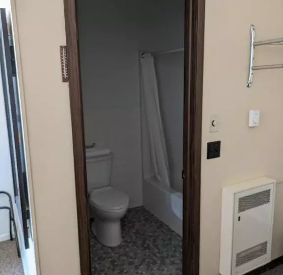 Paradise Falls Motel & Liquor Llc