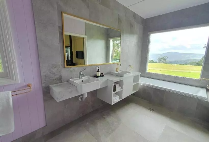 Majatalo Couples Accessible Cabin, Zarina Country Cabins, 6