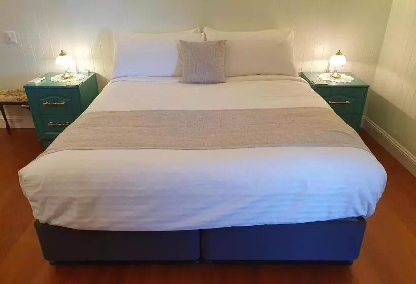 Majatalo Couples Accessible Cabin, Zarina Country Cabins, 6