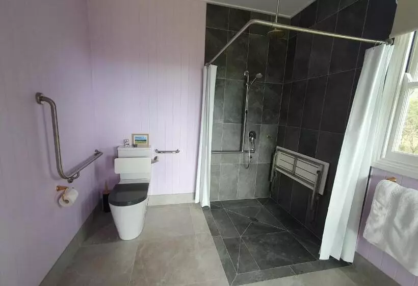 Majatalo Couples Accessible Cabin, Zarina Country Cabins, 6