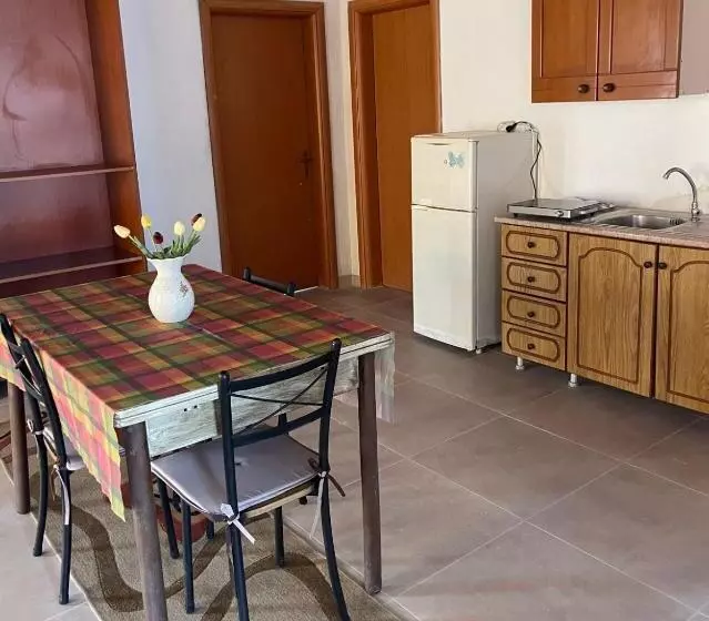 پانسیون Guest House By Roni