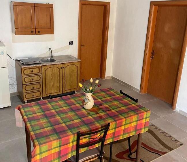 پانسیون Guest House By Roni