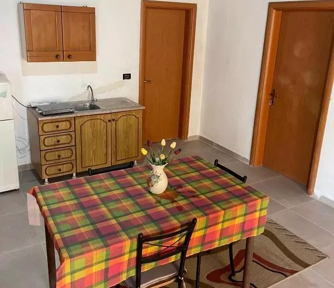 پانسیون Guest House By Roni