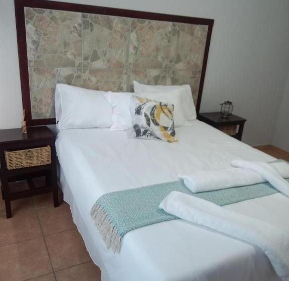 Пансион Nteto Guesthouse