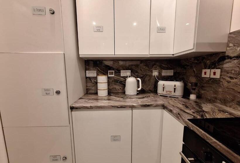 Пансион Sunny Waves