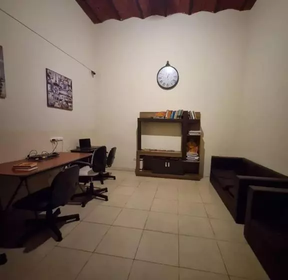 هاستل El Solar