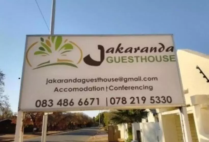 Aamiaismajoitus (B&B) Jakaranda Guest House