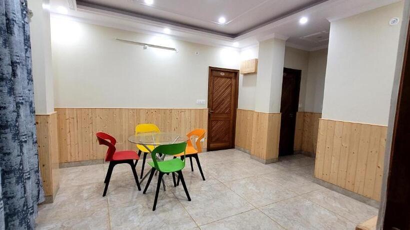 Hotel Hill View A Family