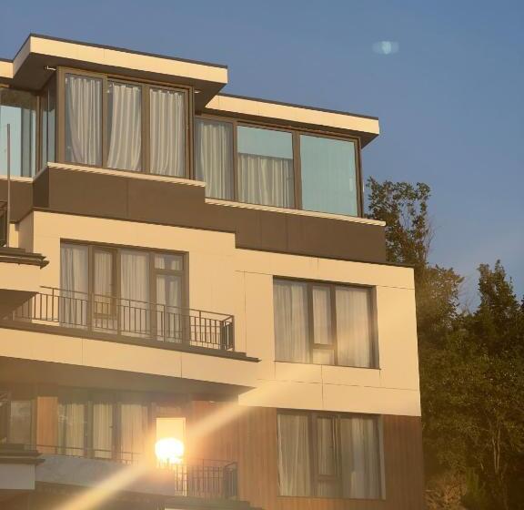 هتل Inn Ozz Almaty