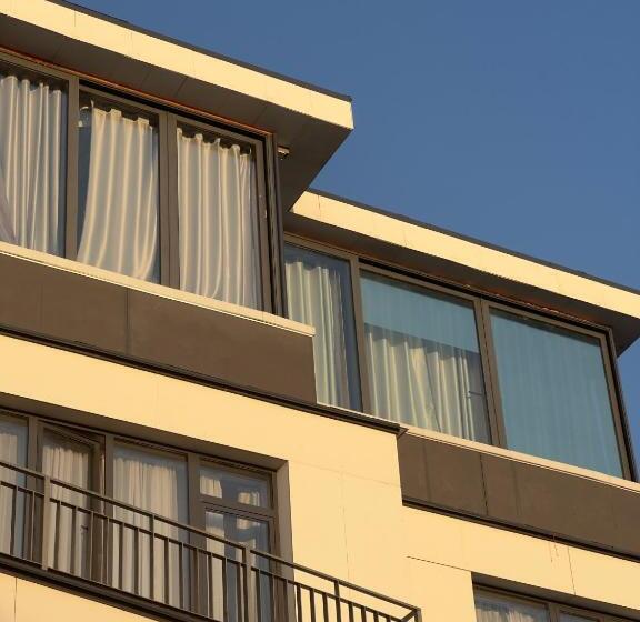 هتل Inn Ozz Almaty