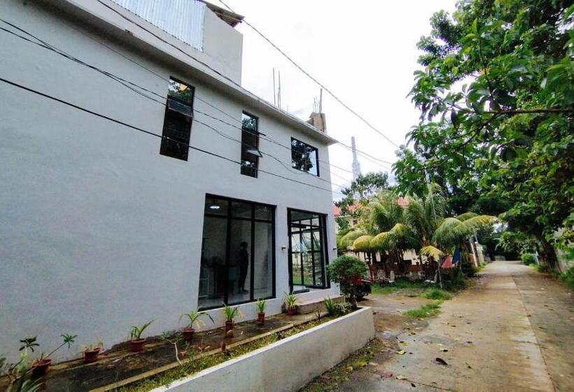 Hotel Reddoorz At Elton Guesthouse