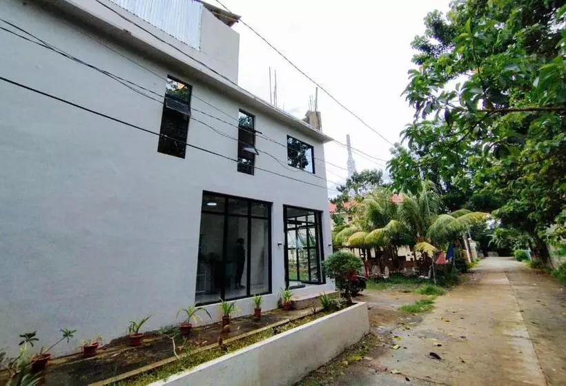 ホテル Reddoorz At Elton Guesthouse