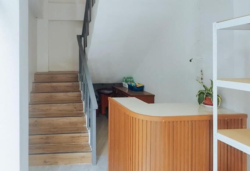 Hotel Reddoorz At Elton Guesthouse