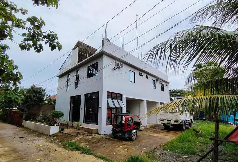 ホテル Reddoorz At Elton Guesthouse