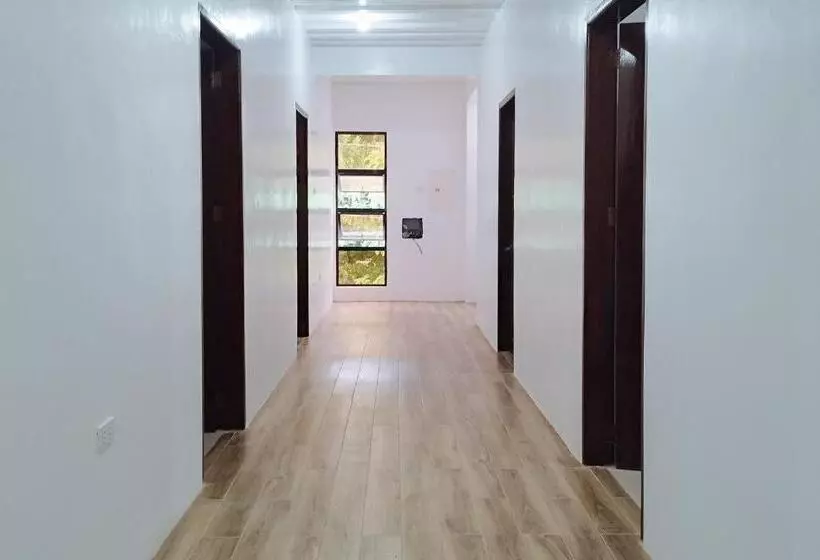 ホテル Reddoorz At Elton Guesthouse