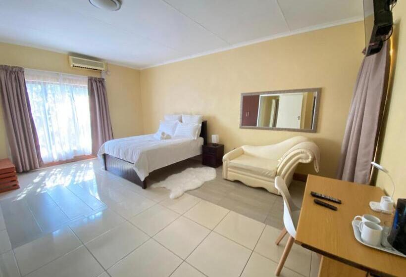 Mokolodi Bed And Breakfast