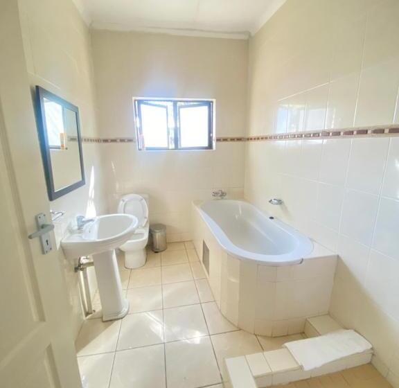 Mokolodi Bed And Breakfast