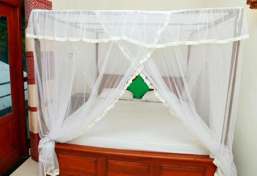 Pensão Nelum Riverside Villa