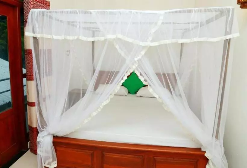 Majatalo Nelum Riverside Villa