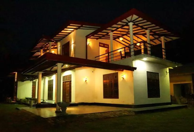 Majatalo Nelum Riverside Villa