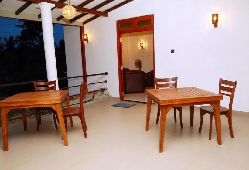 Pensão Nelum Riverside Villa