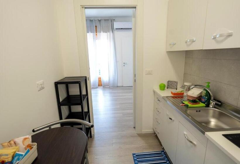 פנסיון Prestige House 9