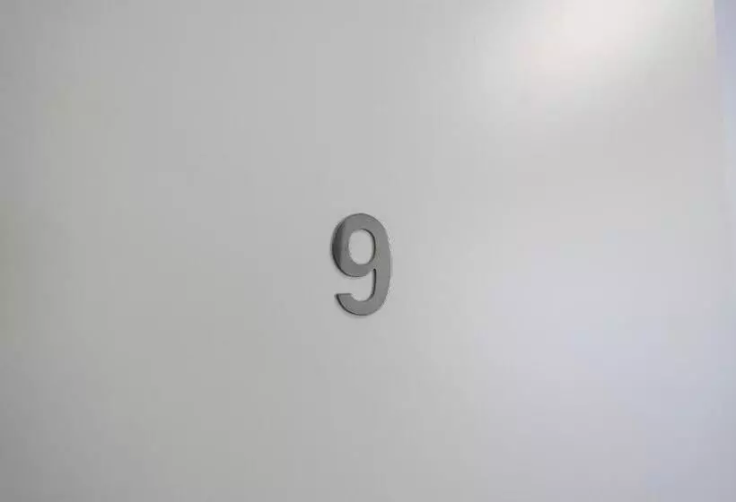 Majatalo Prestige House 9