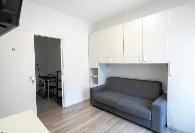 פנסיון Prestige House 9