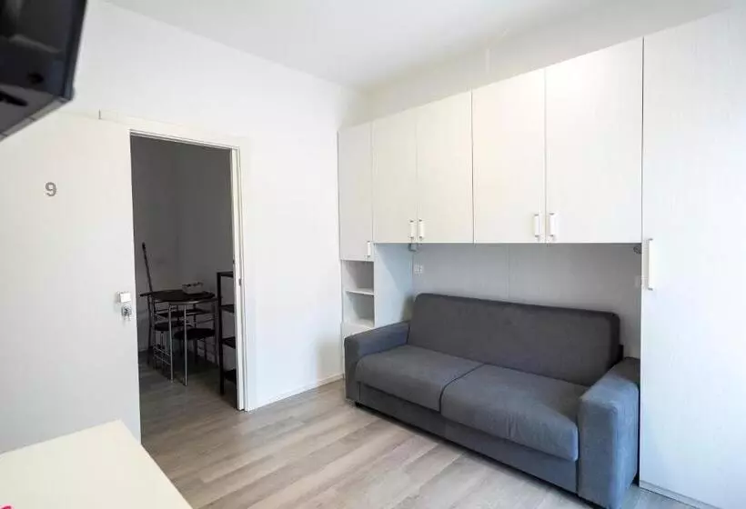 Majatalo Prestige House 9