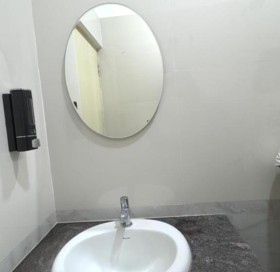 פנסיון The Elite Inn