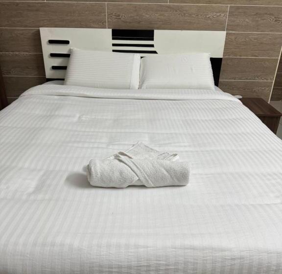 פנסיון The Elite Inn