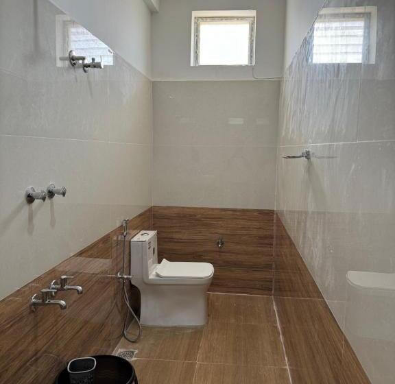 פנסיון The Elite Inn