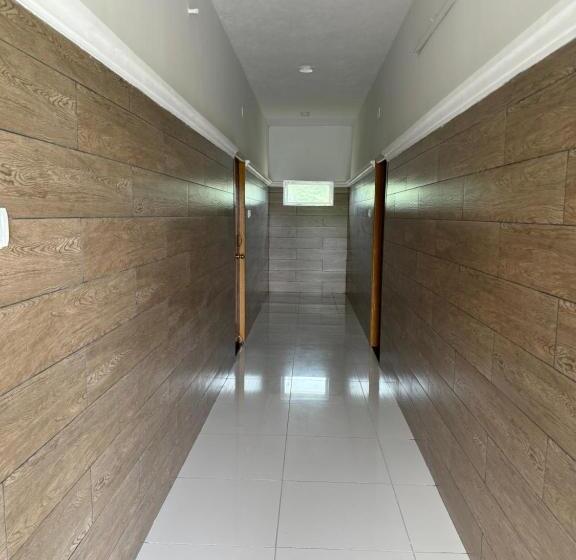 פנסיון The Elite Inn