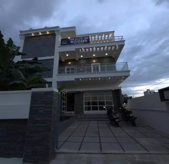 ペンション The Elite Inn