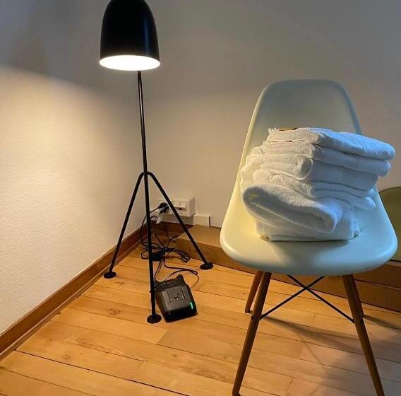 تختخواب و صبحانه Au Quartier