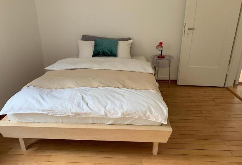 تختخواب و صبحانه Au Quartier