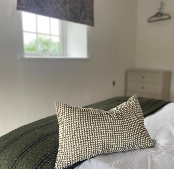 ベッドアンドブレックファースト Coffee Pot Yardley Gobion