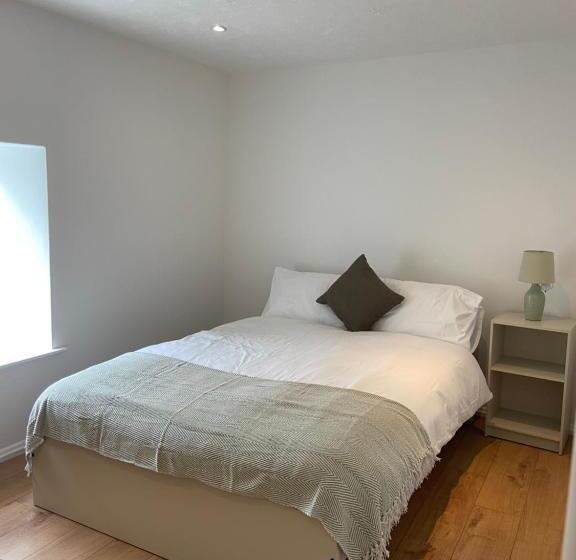 ベッドアンドブレックファースト Coffee Pot Yardley Gobion